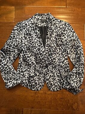 Countess Grey & White Leopard Print Tailored Blazer